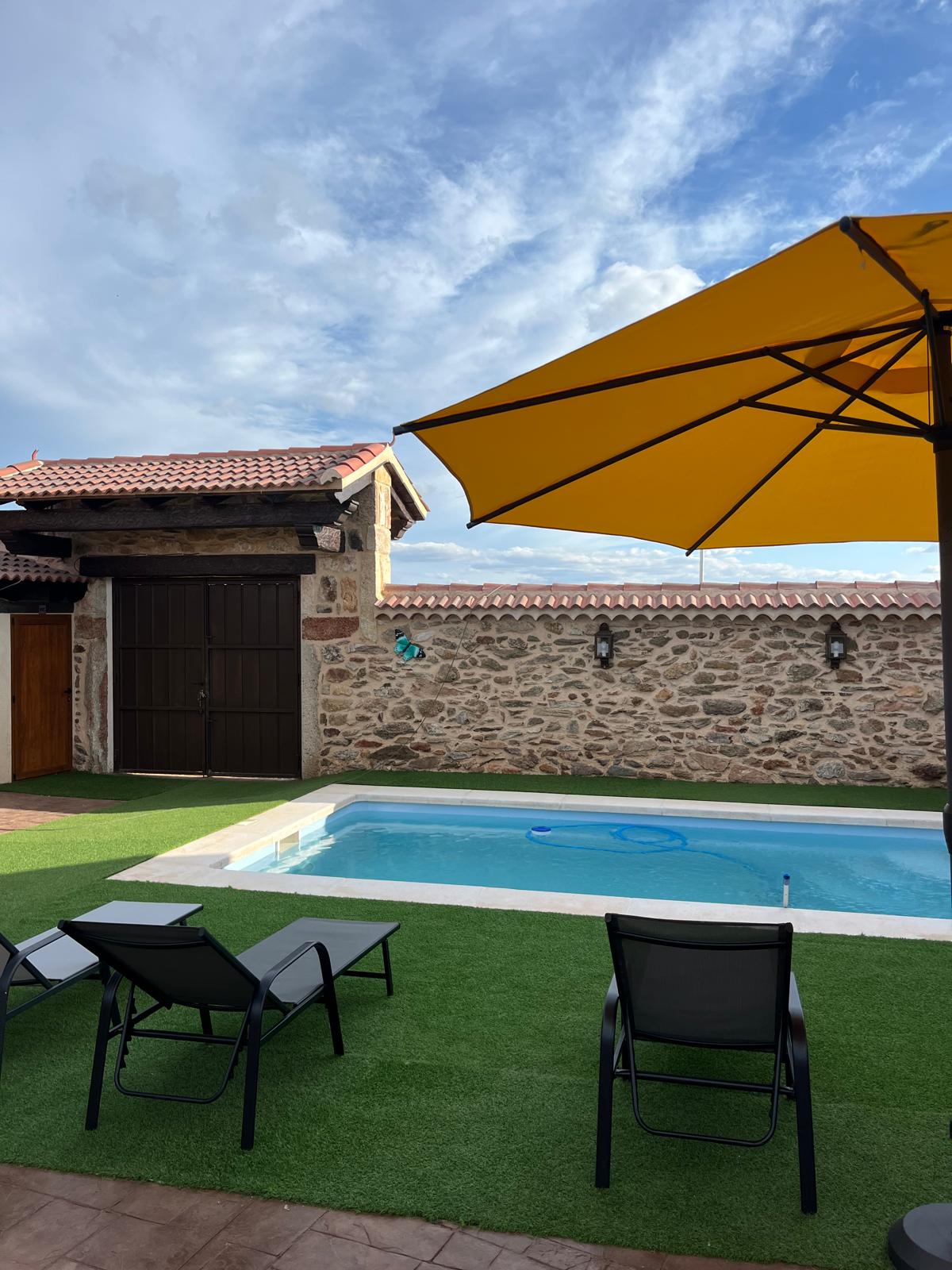 casa rural con piscina